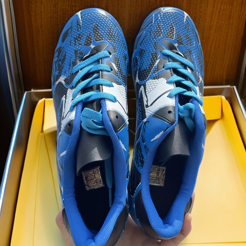 Unisex Low-Top Soccer Cleats - Image 4